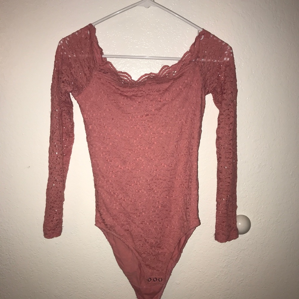 Size sm. Pink off the shoulder body suit 3/4sleeve